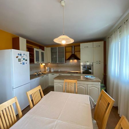 Apartments And Rooms With Parking Space Mali Losinj Exterior photo